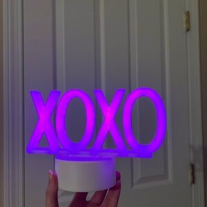 Decorative light up “XOXO” stand